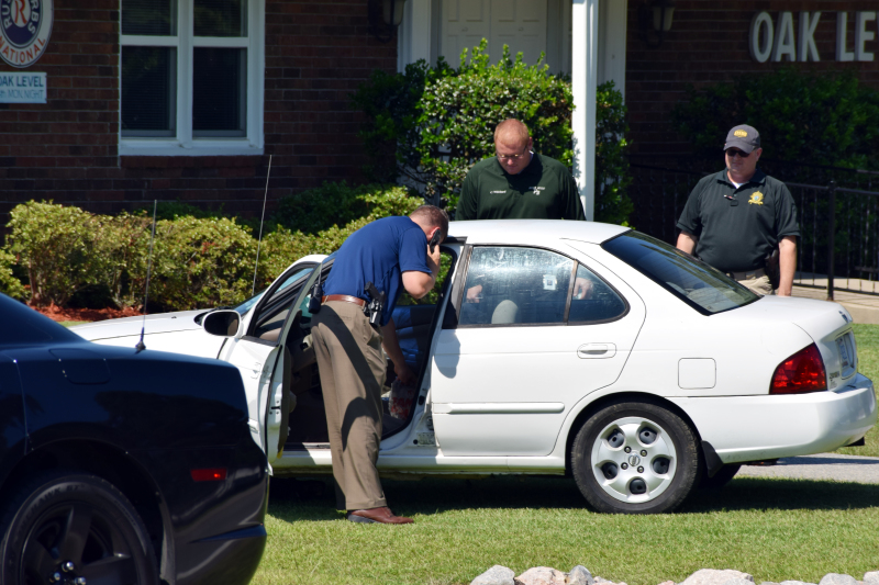 Chase ends in wreck