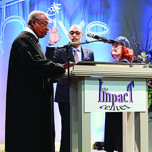 New House representatives take oath of office