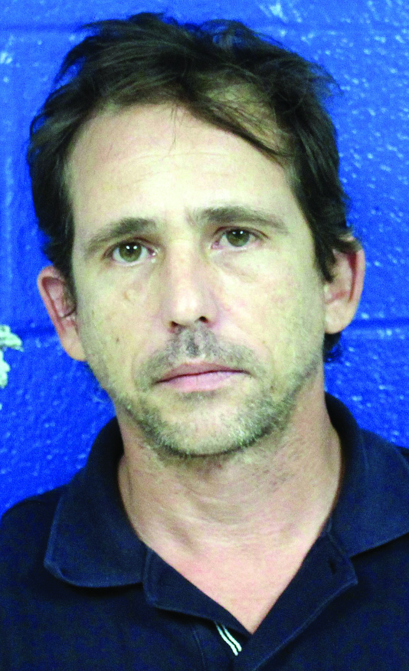 Deputies accuse man of abducting teen girl