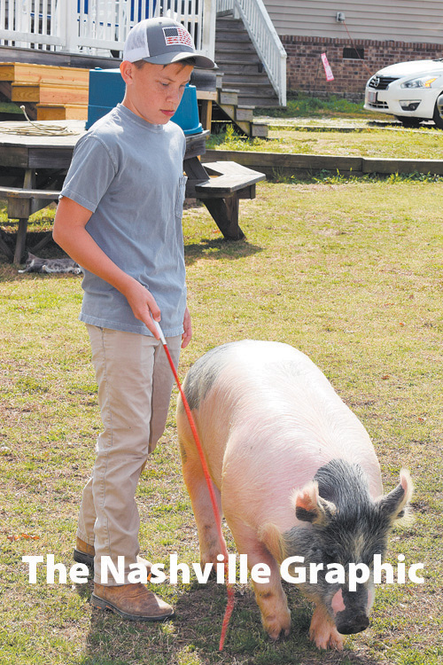 Youth plan for annual show and sale