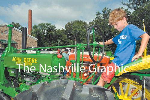 TRACTOR SHOW