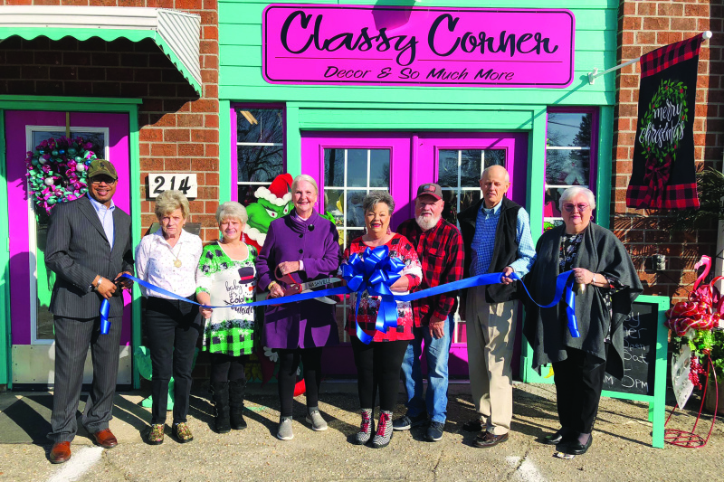 Chamber welcomes Classy Corner to Nashville