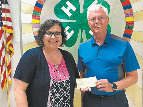 RURITANS GIVE TO 4-H