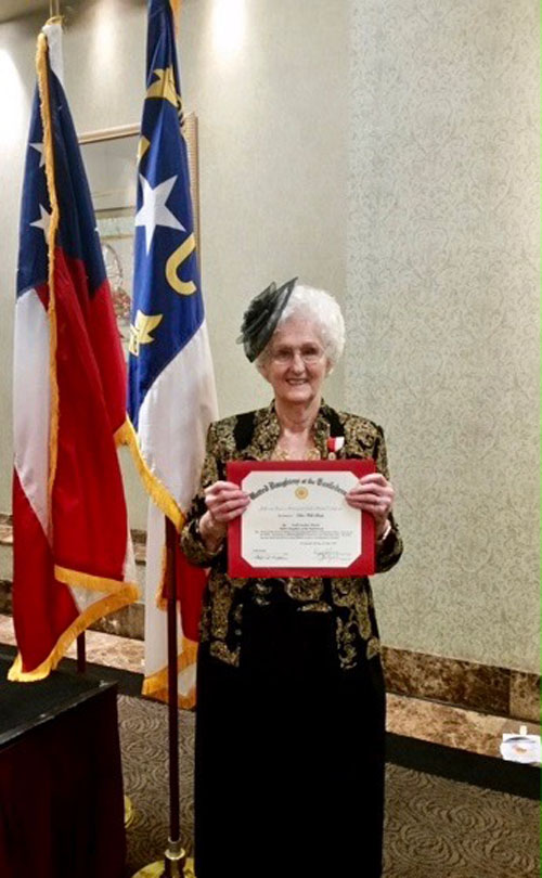 Sharpe receives Jefferson Davis Historical Gold Medal award