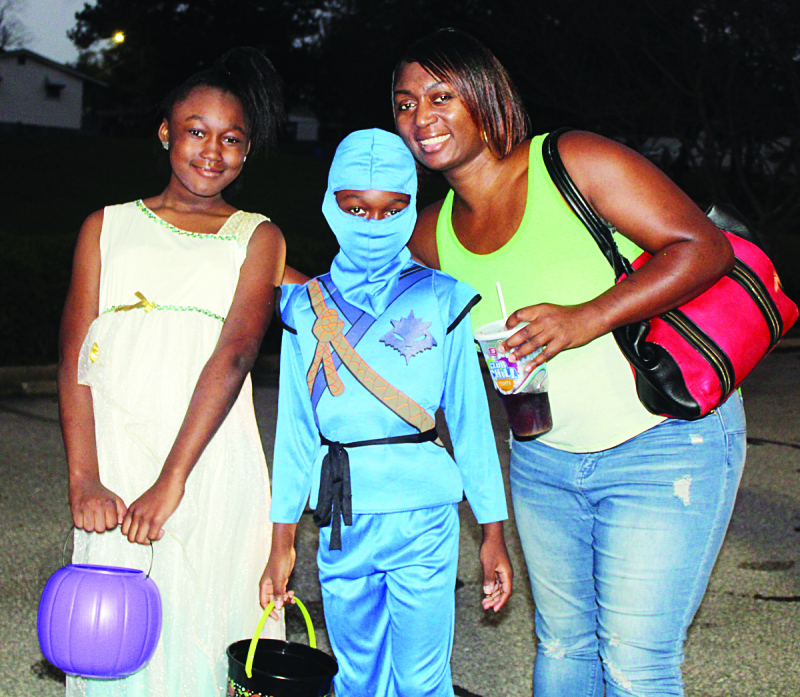 Trick-or-treat trail, pics 2