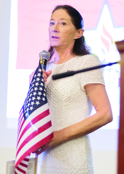 Banquet honors families of fallen soldiers
