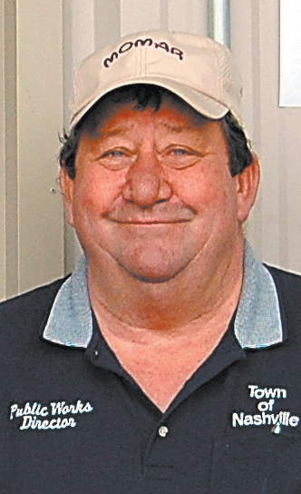 Two announce retirement from town