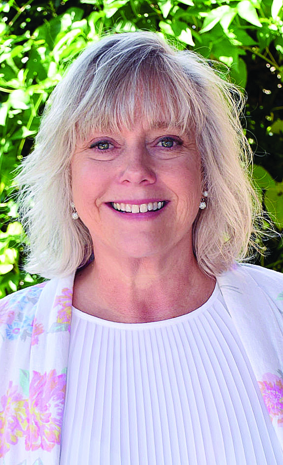 Holmes receives 2021 advocacy award