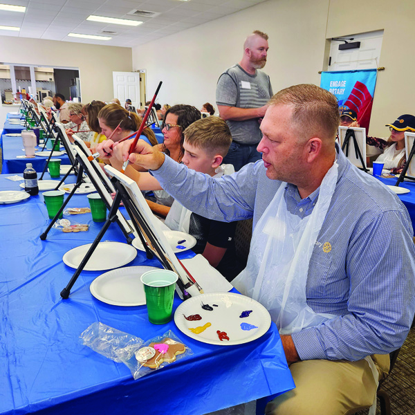 Red Oak Area Rotary paints for Banner Bears