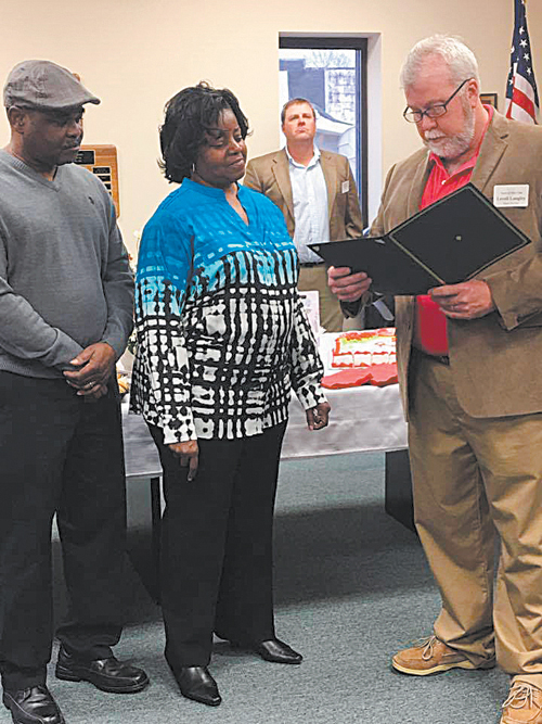 <i>Red Oak Postmaster retires</i>