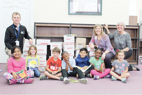 Rotary gives books to Red Oak Elementary