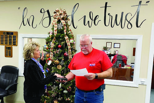 Town of Red Oak swears in new board member