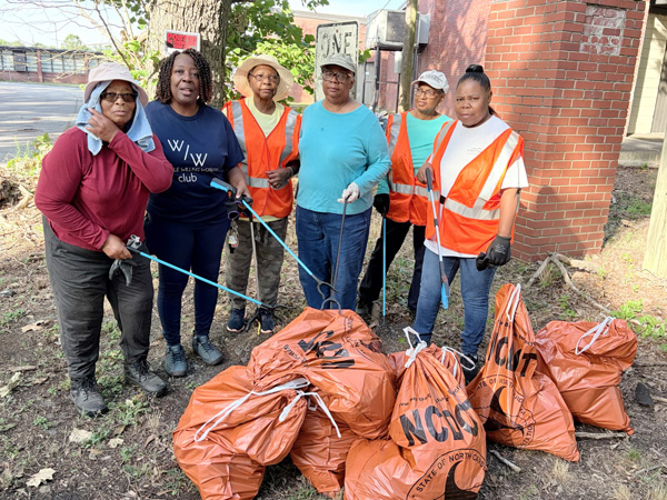 Willing Workers Clean Up At WL Greene