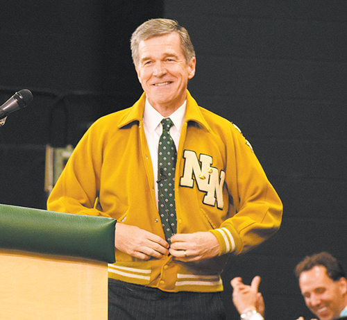 Governor speaks at NNHS graduation