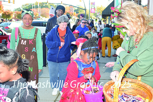 NASHVILLE COSTUME PARADE