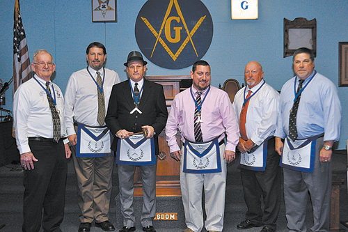 MASONIC OFFICERS SWORN IN