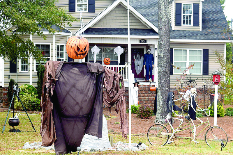 FANGTASTIC YARDS