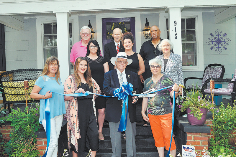 Headliners Salon opens new location