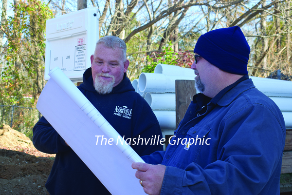 Glover returns to his roots in Nashville