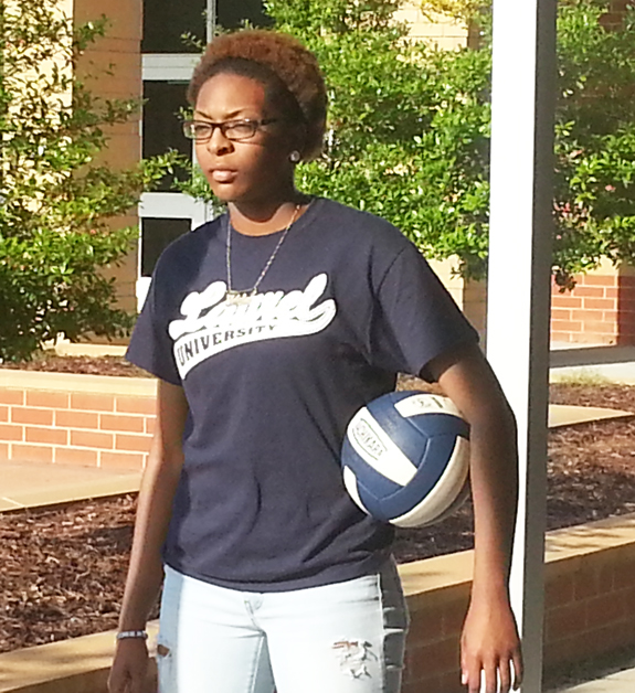 RM spiker signs with Laurel U.