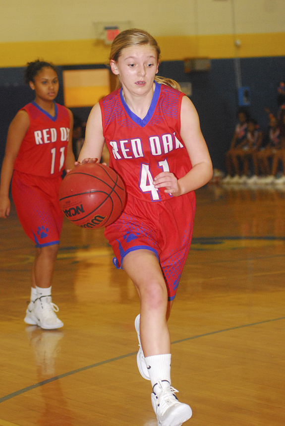 Red Oak rolls to a road win