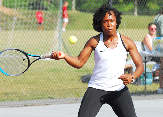 Harrington Dominant For NNHS