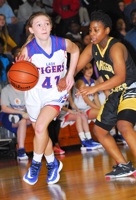 Lady Tigers reach finals