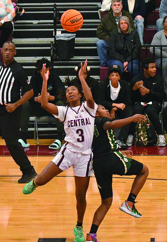 Lady Bulldogs Roll Past Northern