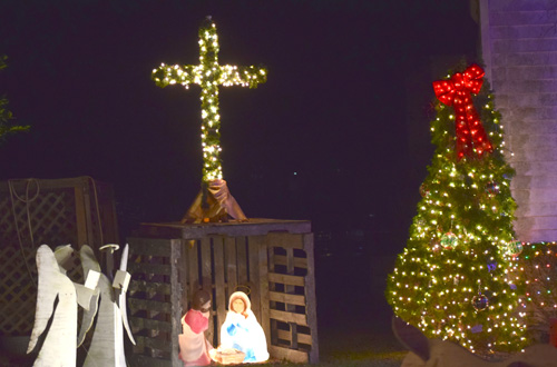 CHRISTMAS DECORATION WINNERS, 2